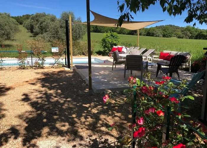 La Colombiere Du Chateau Nocleg ze śniadaniem