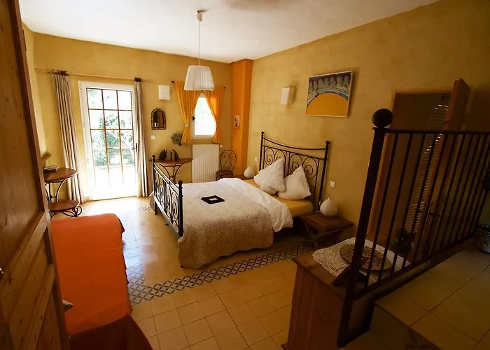 Nocleg ze śniadaniem La Colombiere Du Chateau 4*