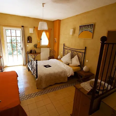 Frühstückspension La Colombiere Du Chateau 3*