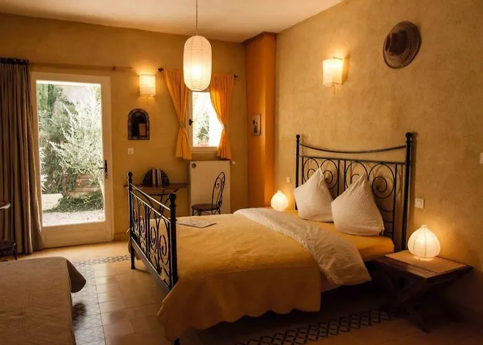 Alojamento de Acomodação e Pequeno-almoço La Colombiere Du Château 4*