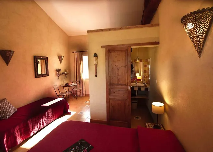 Alojamento de Acomodação e Pequeno-almoço La Colombiere Du Château 4*